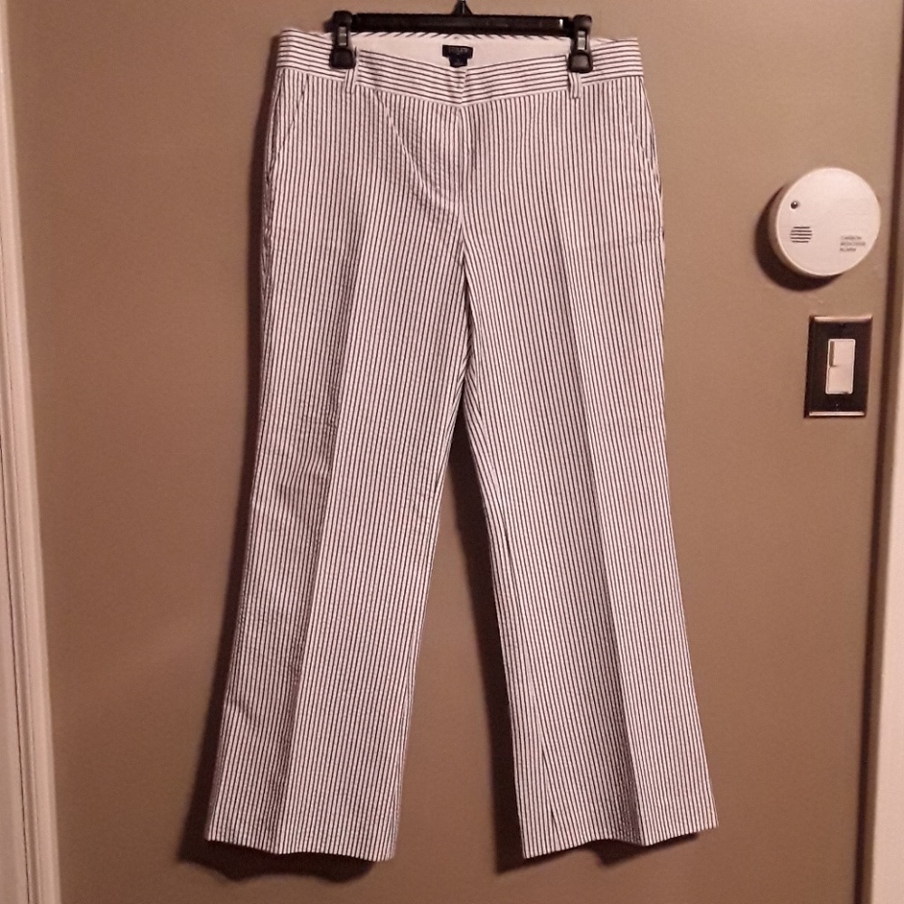 J Crew city fit size 8 seer-sucker pants